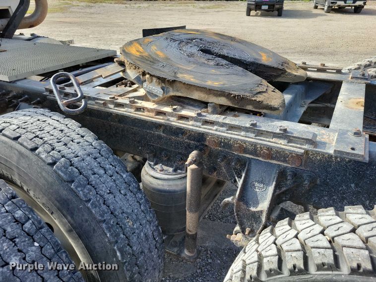 image for item DX7433 1999 Mack CH600 semi truck