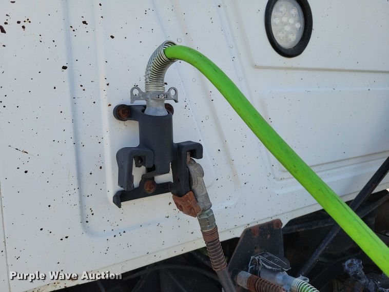 image for item DX7433 1999 Mack CH600 semi truck