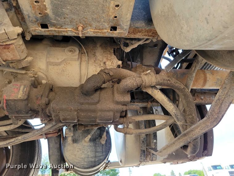 image for item DX7433 1999 Mack CH600 semi truck