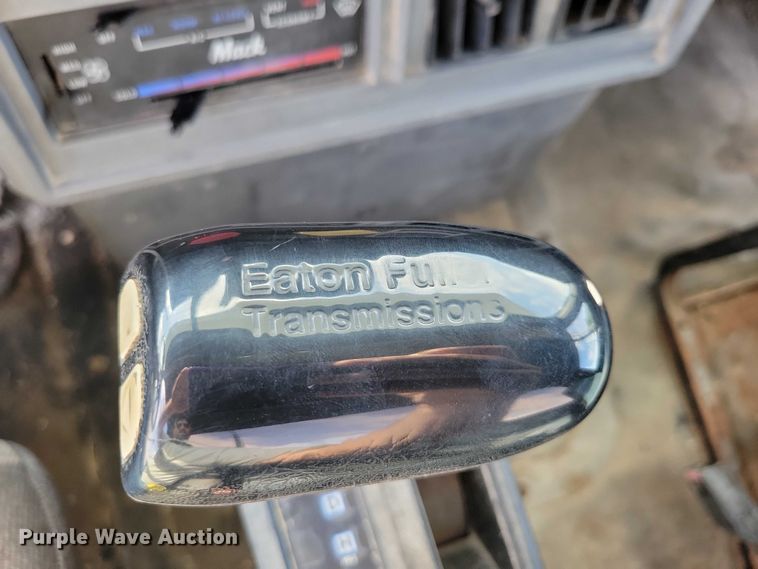 image for item DX7433 1999 Mack CH600 semi truck