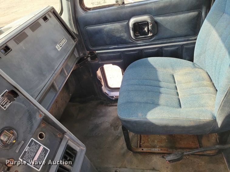 image for item DX7433 1999 Mack CH600 semi truck