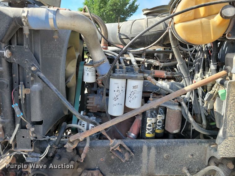 image for item DX7433 1999 Mack CH600 semi truck