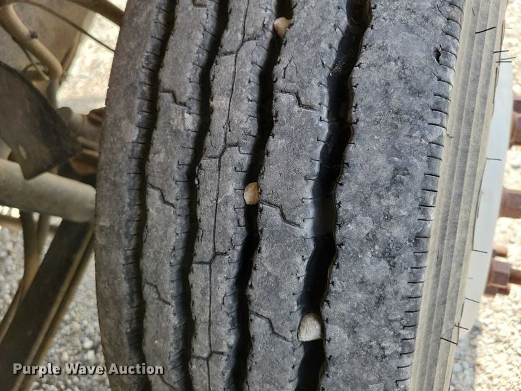 image for item DX7433 1999 Mack CH600 semi truck