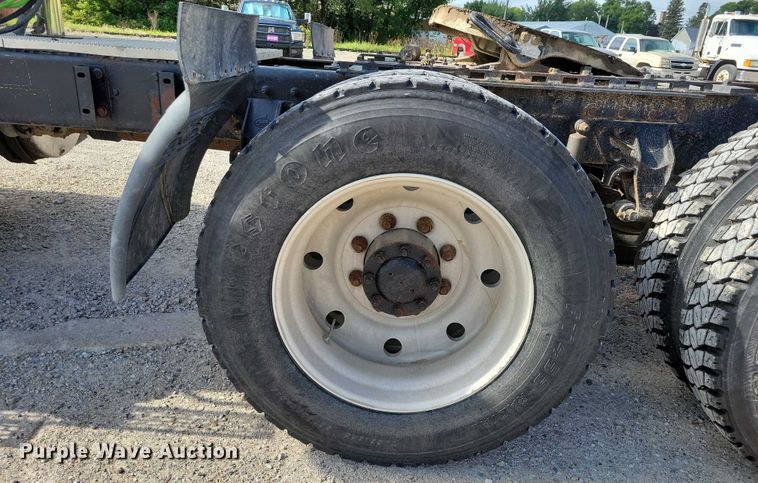 image for item DX7433 1999 Mack CH600 semi truck