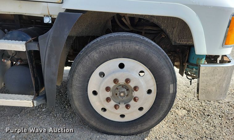 image for item DX7433 1999 Mack CH600 semi truck