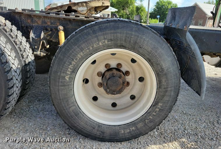 image for item DX7433 1999 Mack CH600 semi truck