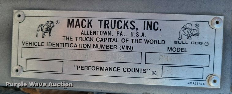 image for item DX7433 1999 Mack CH600 semi truck