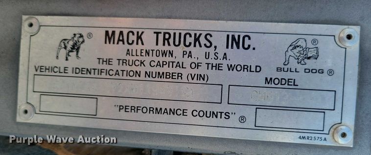 image for item DX7433 1999 Mack CH600 semi truck