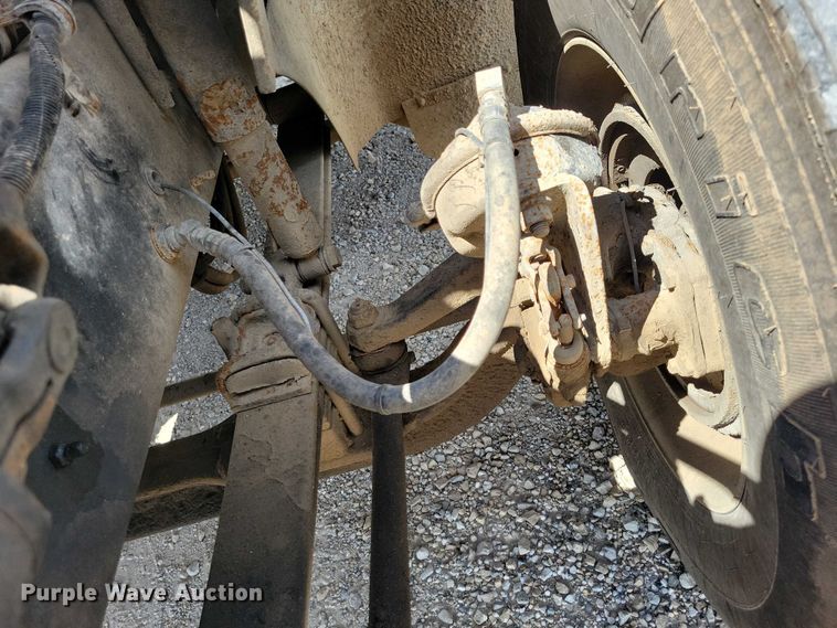 image for item DX7444 2005 International  9200i semi truck