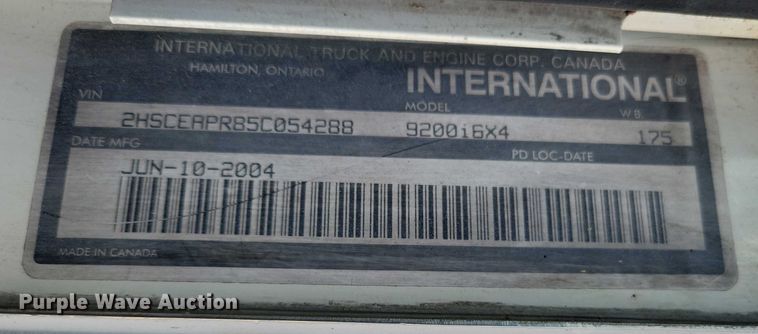 image for item DX7444 2005 International  9200i semi truck