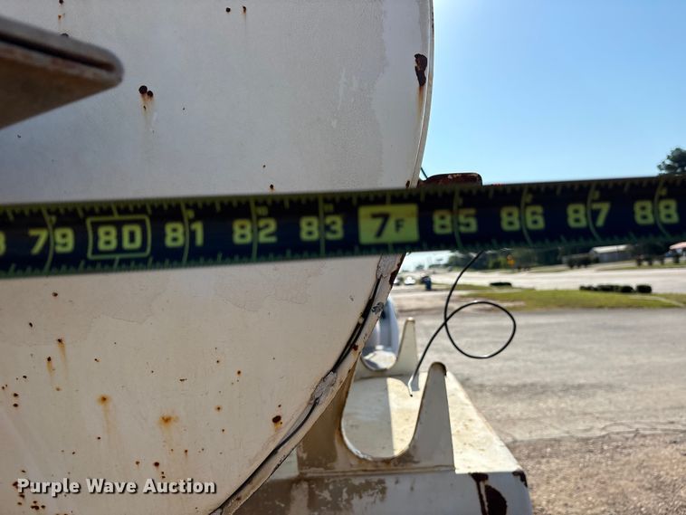 image for item DY0936 2000 Ford F650 water truck