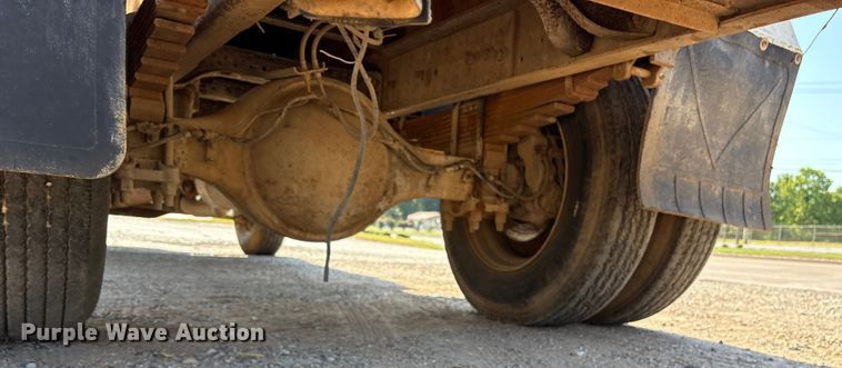 image for item DY0936 2000 Ford F650 water truck