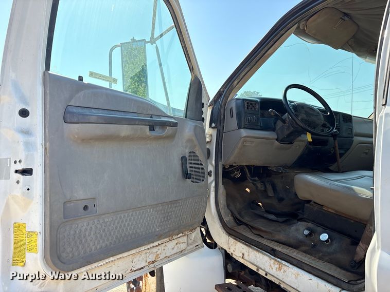 image for item DY0936 2000 Ford F650 water truck