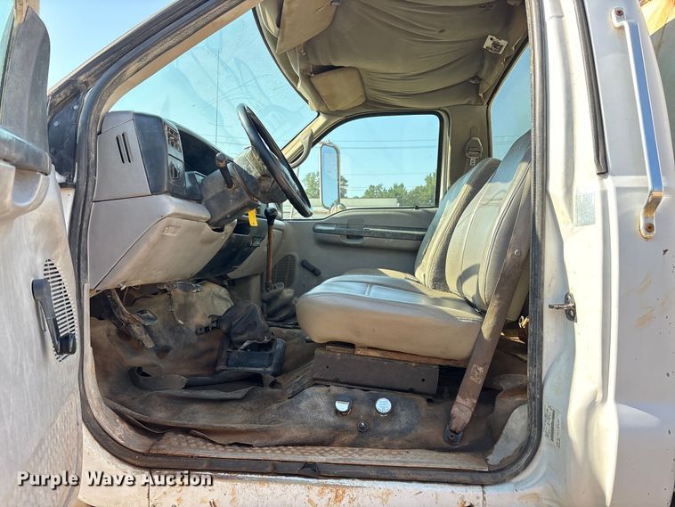 image for item DY0936 2000 Ford F650 water truck