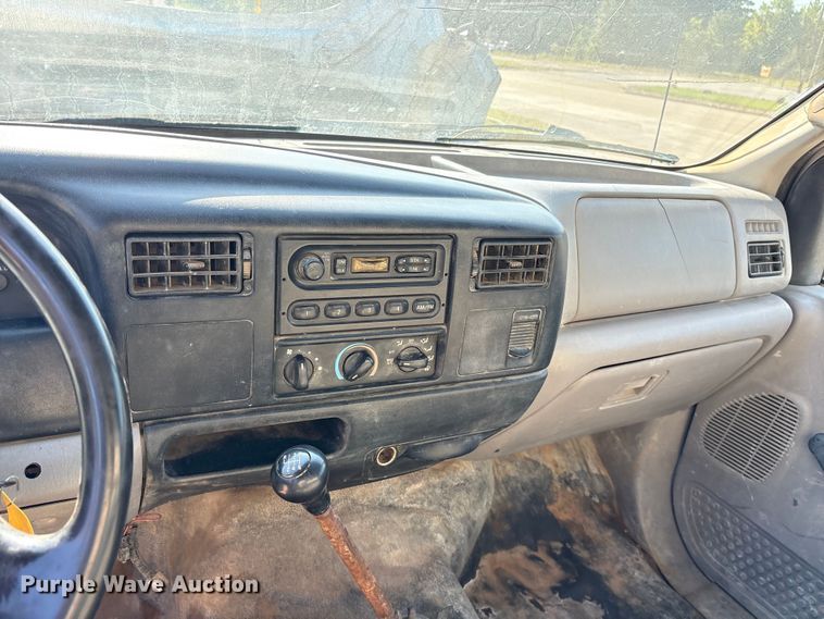 image for item DY0936 2000 Ford F650 water truck