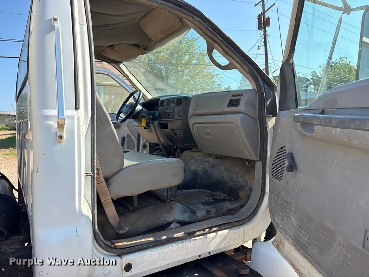 image for item DY0936 2000 Ford F650 water truck