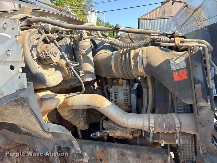 image for item DY0936 2000 Ford F650 water truck