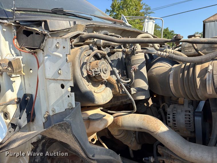 image for item DY0936 2000 Ford F650 water truck