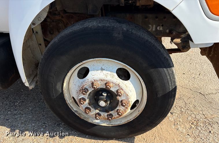 image for item DY0936 2000 Ford F650 water truck