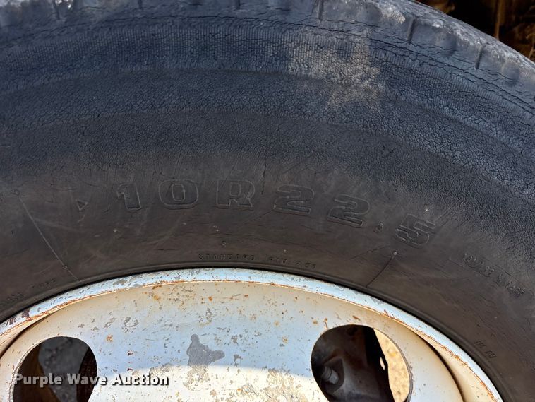 image for item DY0936 2000 Ford F650 water truck