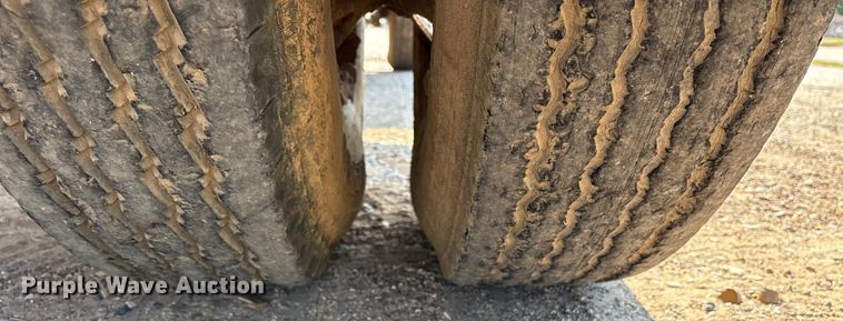 image for item DY0936 2000 Ford F650 water truck