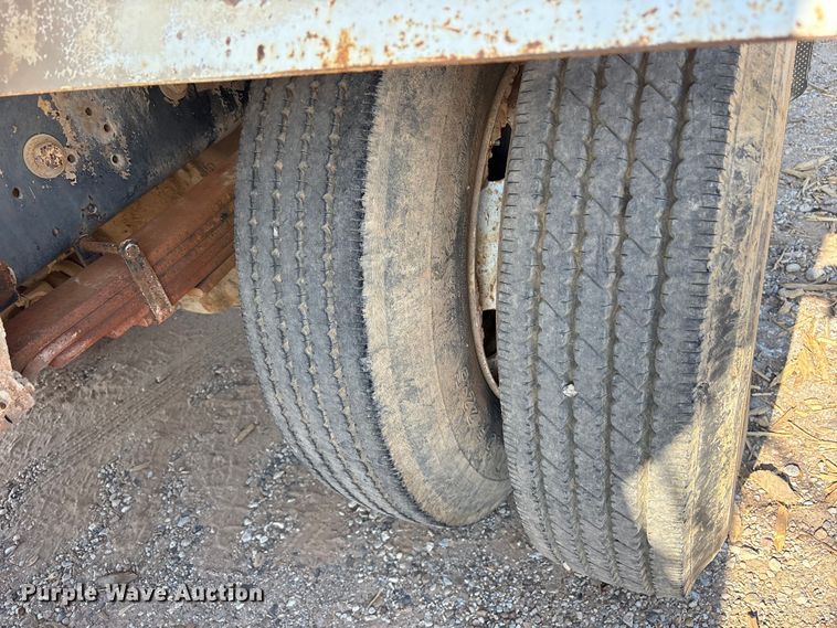 image for item DY0936 2000 Ford F650 water truck