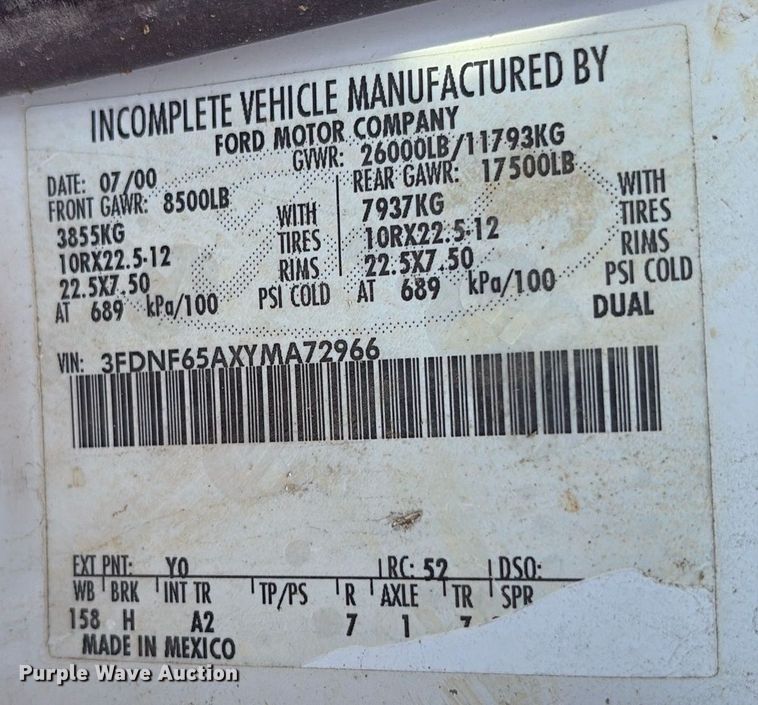 image for item DY0936 2000 Ford F650 water truck