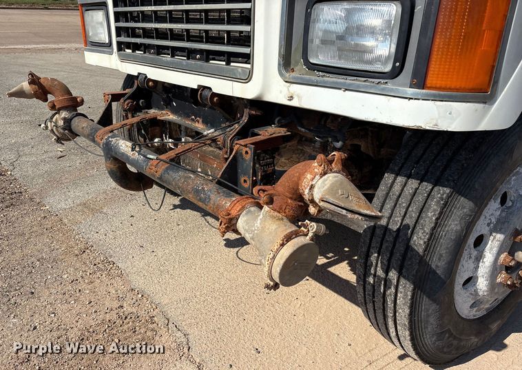 image for item DY0937 2004 Mack CH6000 water truck