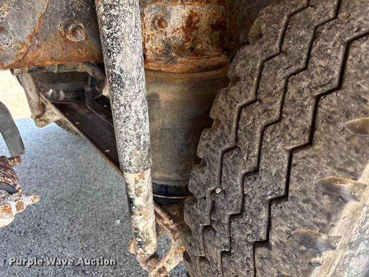 image for item DY0937 2004 Mack CH6000 water truck