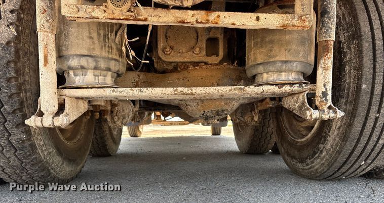 image for item DY0937 2004 Mack CH6000 water truck