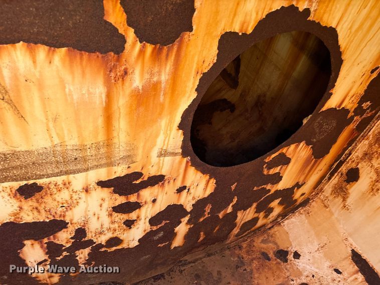 image for item DY0937 2004 Mack CH6000 water truck