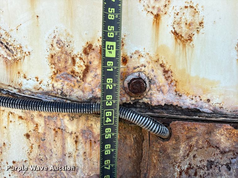 image for item DY0937 2004 Mack CH6000 water truck