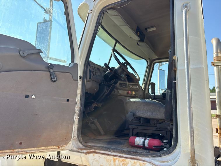 image for item DY0937 2004 Mack CH6000 water truck