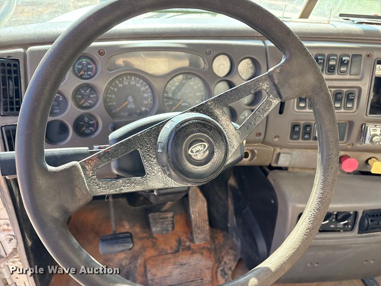 image for item DY0937 2004 Mack CH6000 water truck