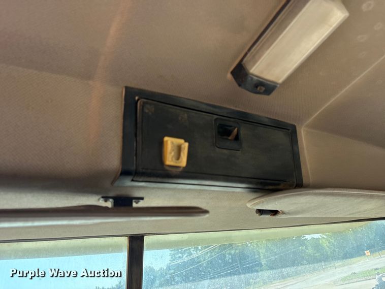 image for item DY0937 2004 Mack CH6000 water truck