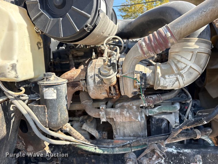 image for item DY0937 2004 Mack CH6000 water truck