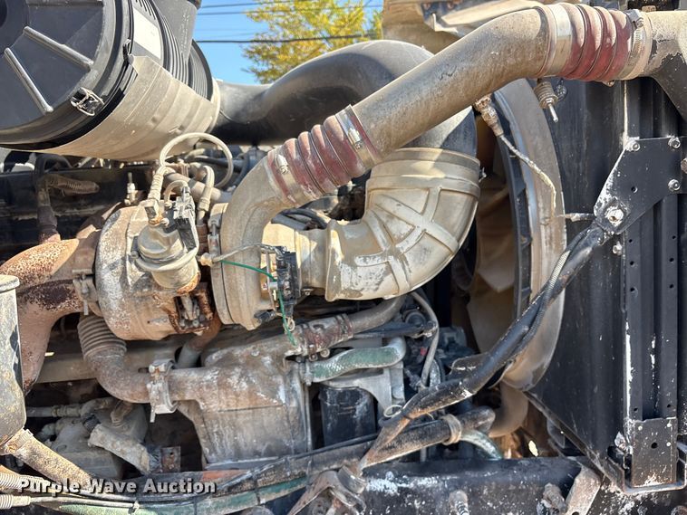 image for item DY0937 2004 Mack CH6000 water truck