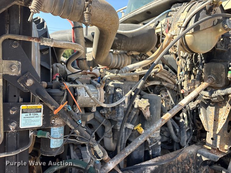 image for item DY0937 2004 Mack CH6000 water truck