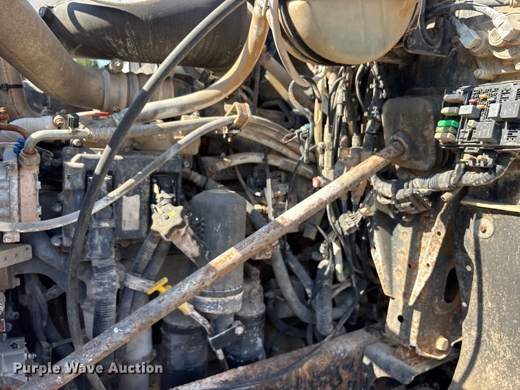 image for item DY0937 2004 Mack CH6000 water truck