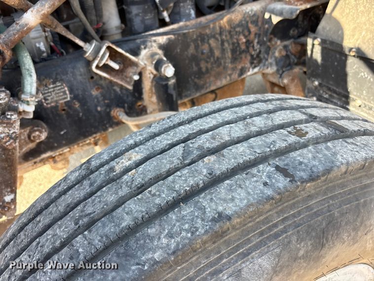 image for item DY0937 2004 Mack CH6000 water truck