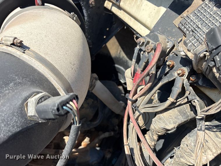 image for item DY0937 2004 Mack CH6000 water truck