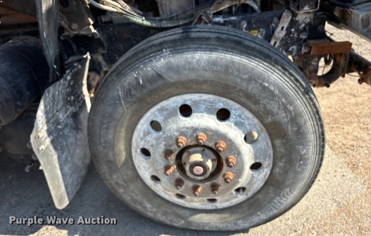 image for item DY0937 2004 Mack CH6000 water truck