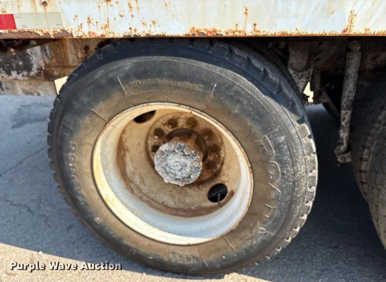 image for item DY0937 2004 Mack CH6000 water truck