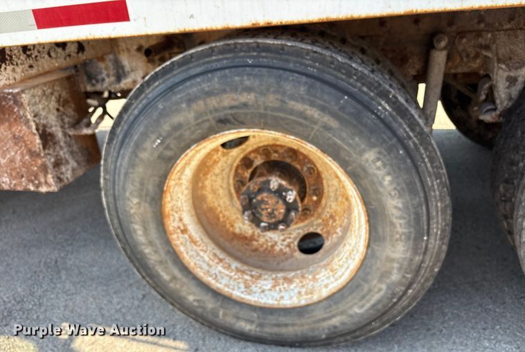 image for item DY0937 2004 Mack CH6000 water truck