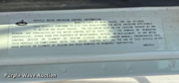 image for item DY0937 2004 Mack CH6000 water truck