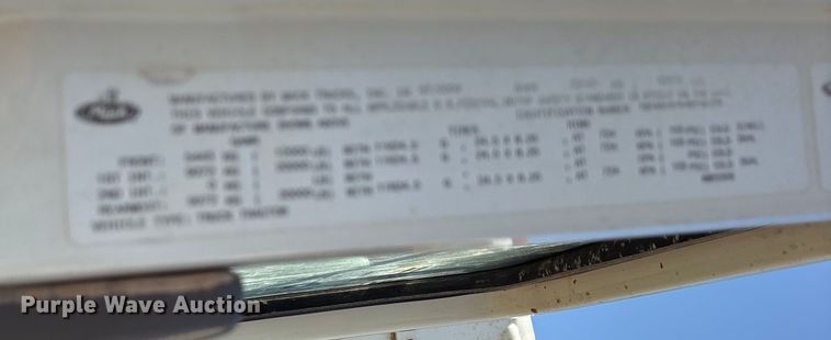 image for item DY0937 2004 Mack CH6000 water truck