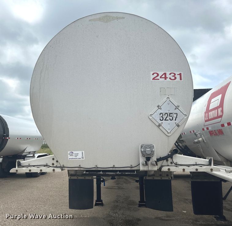 image for item EB2861 1998 Beall BIAST-75-I-SB tank trailer