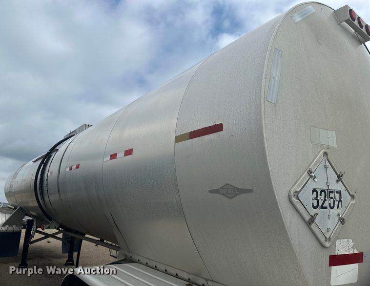 image for item EB2861 1998 Beall BIAST-75-I-SB tank trailer