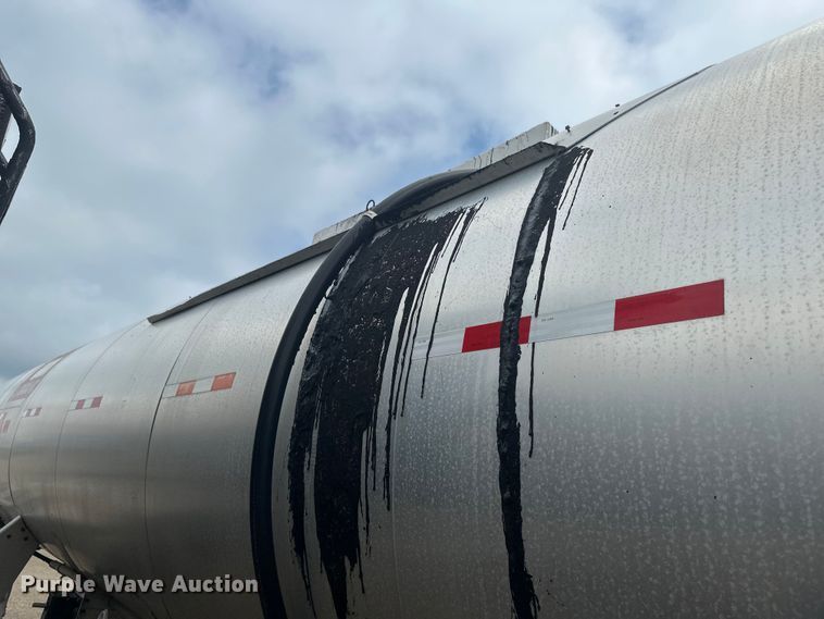 image for item EB2861 1998 Beall BIAST-75-I-SB tank trailer