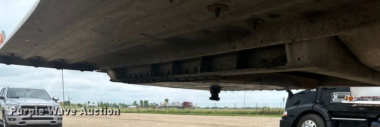 image for item EB2861 1998 Beall BIAST-75-I-SB tank trailer